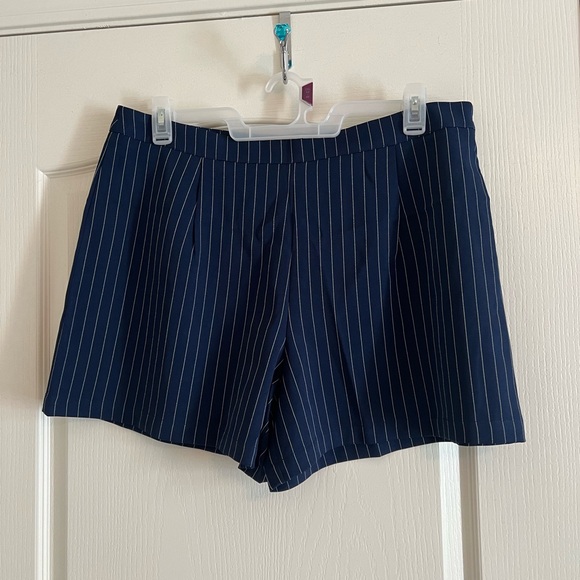 costume - Picture 3 of 7